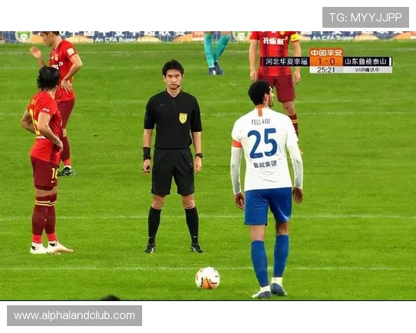 前裁判解析廷伯点球争议:身体接触延续至禁区上半身犯规更易被识别